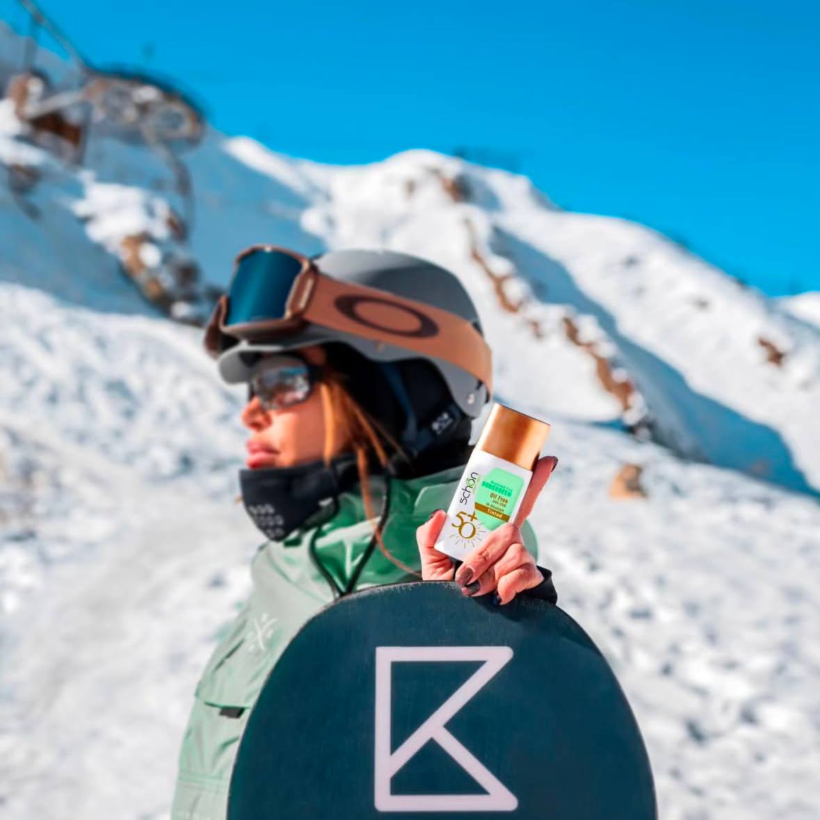 ضدآفتاب رنگی شون مدل DewShield Fluid SPF 50 — تصویر ۴