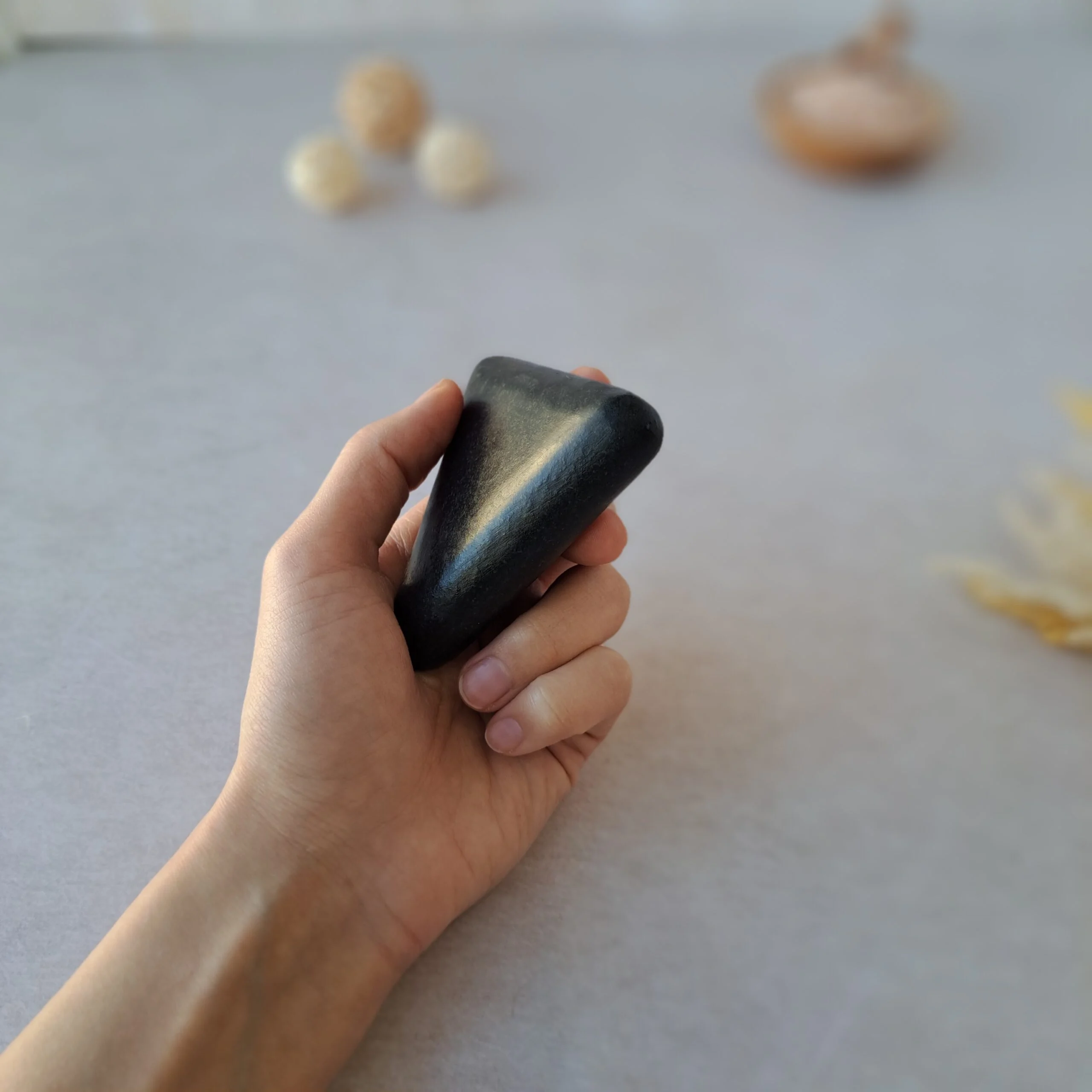 سنگ داغ ماساژ طرح مثلثی — تصویر ۵