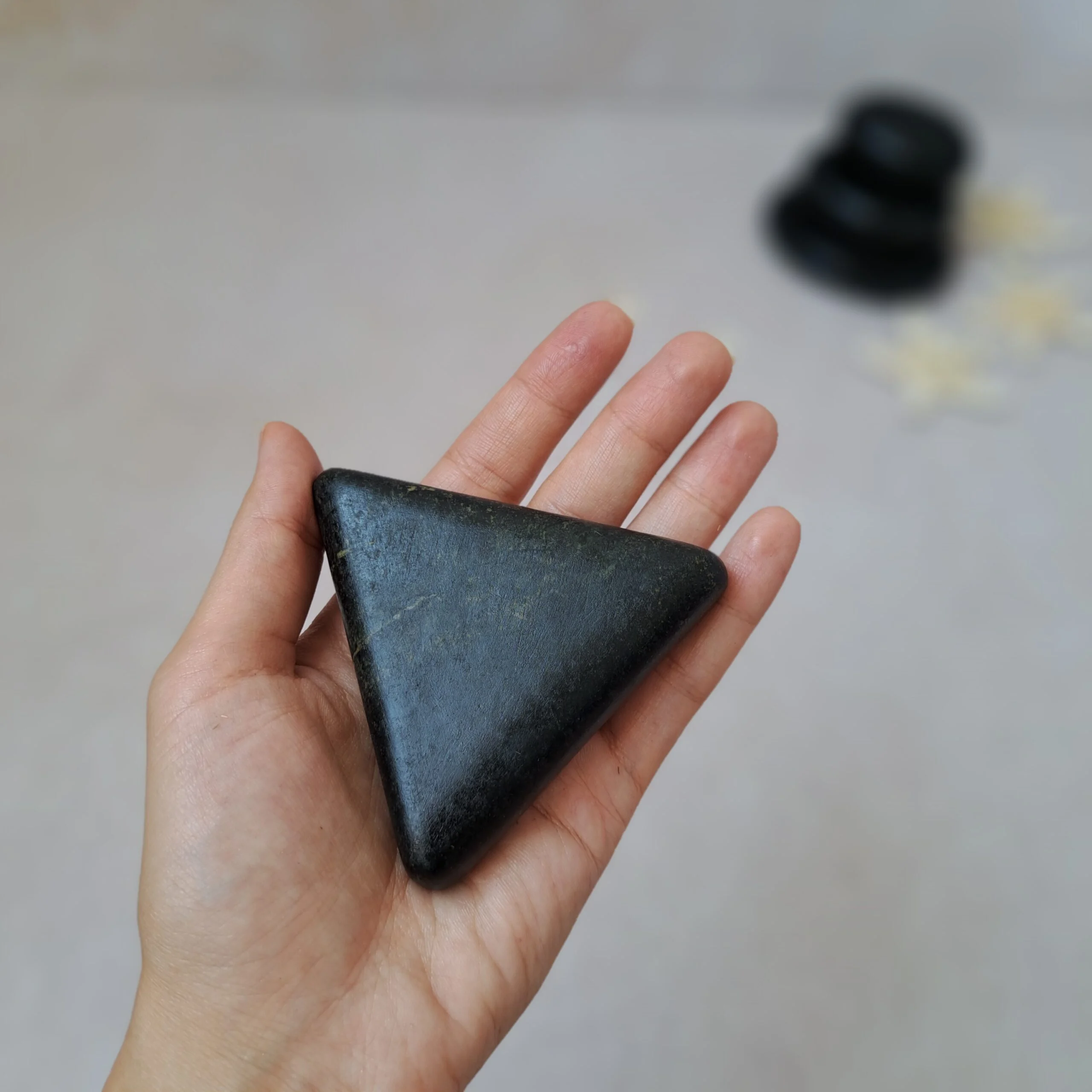 سنگ داغ ماساژ طرح مثلثی — تصویر ۶
