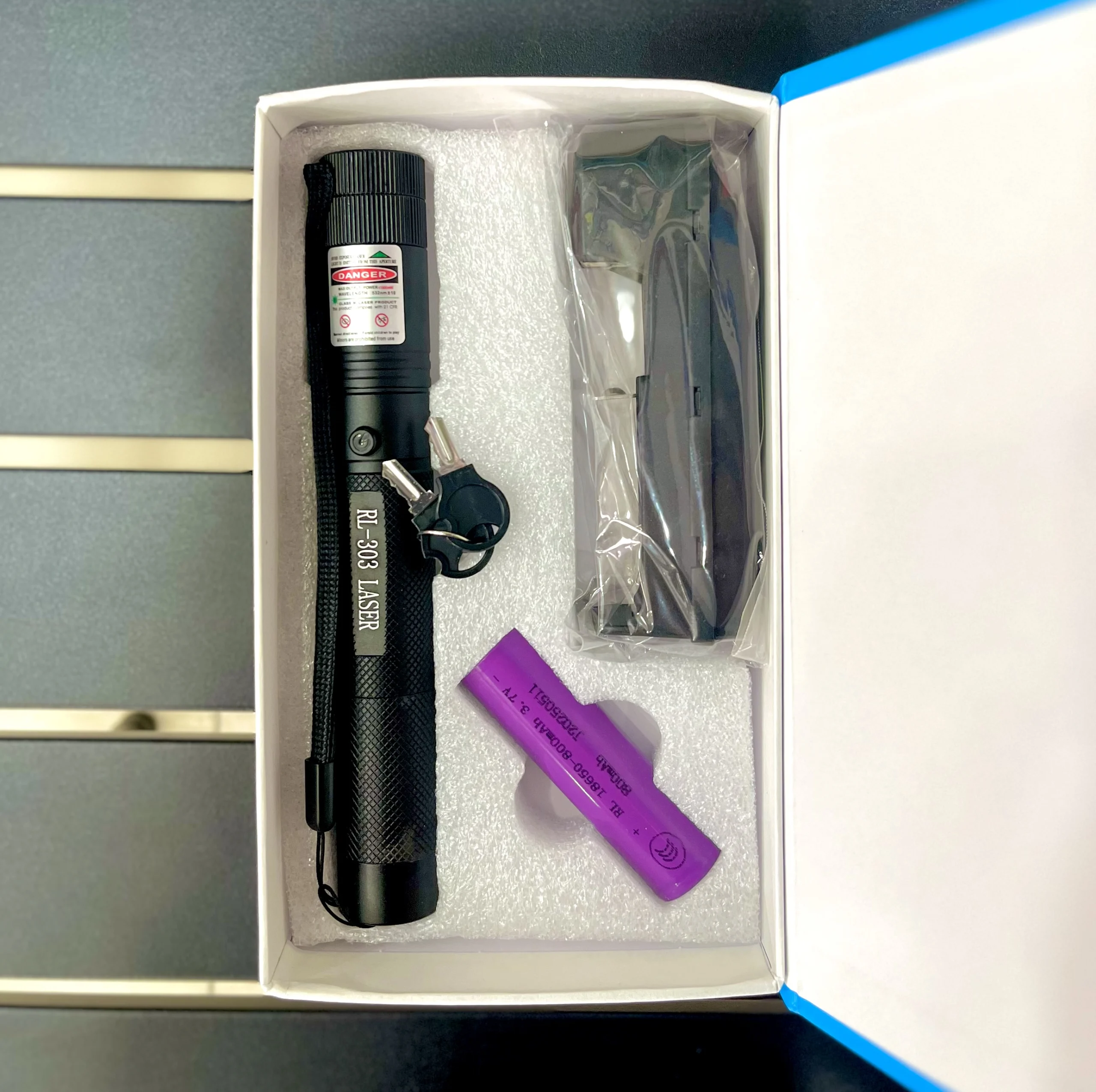 لیزر پوینتر سبز شارژی RL-303 LASER — تصویر ۴