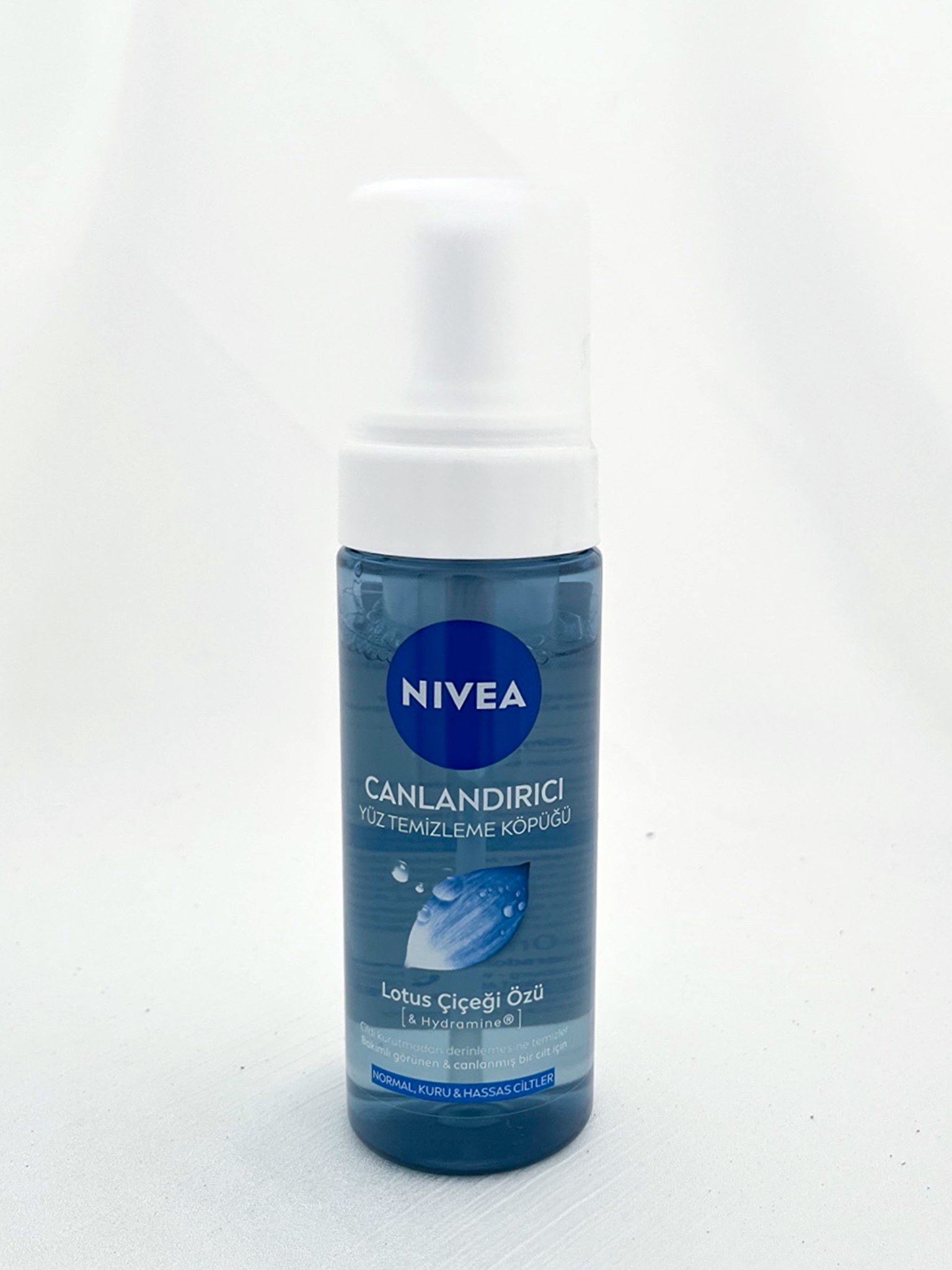 فوم شوینده صورت نیوآ با عصاره نیلوفر آبی NIVEA Refreshing Face Wash Gel with Lotus Flower — تصویر ۲