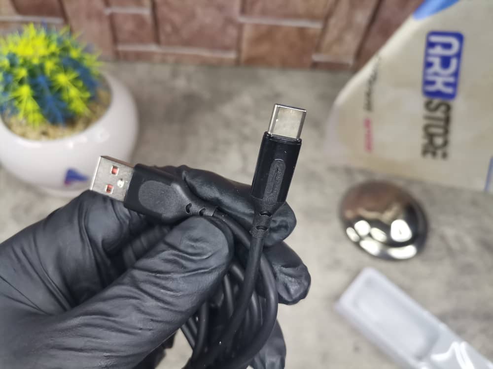 کابل شارژ DEKKIN فست ۳ آمپر — تصویر ۴