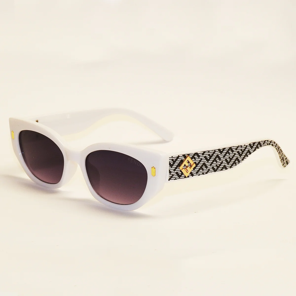 عینک آفتابی سفید FENDI