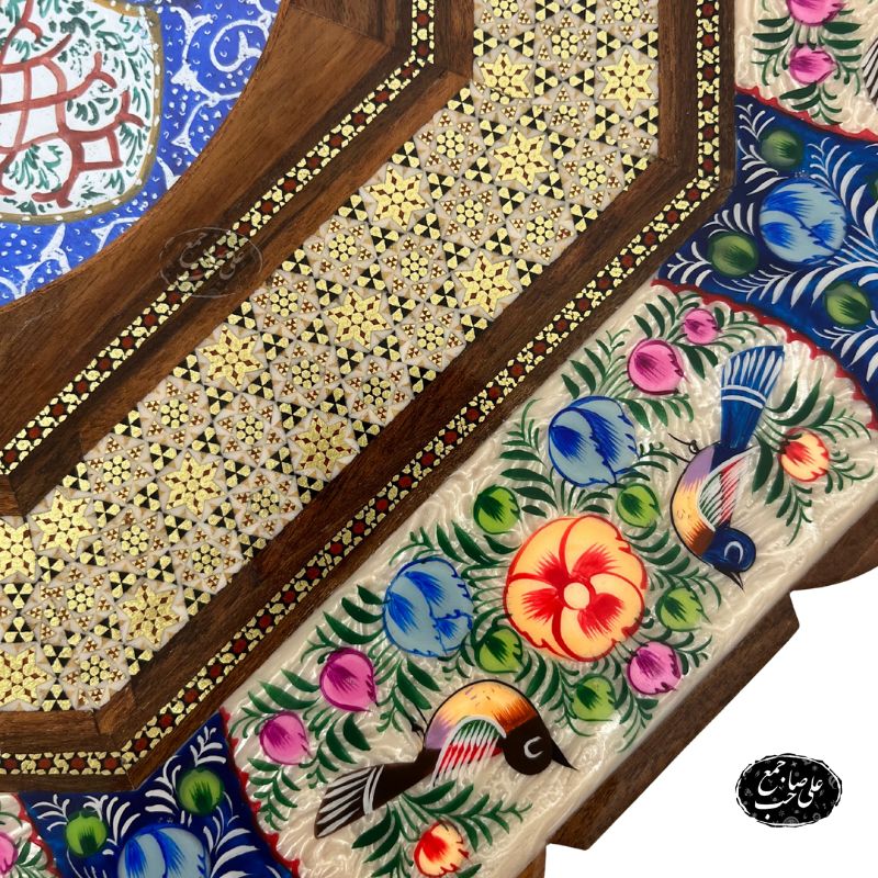 ساعت دیواری خاتم و مینا بیضی با نقاشی گل و مرغ — تصویر ۴
