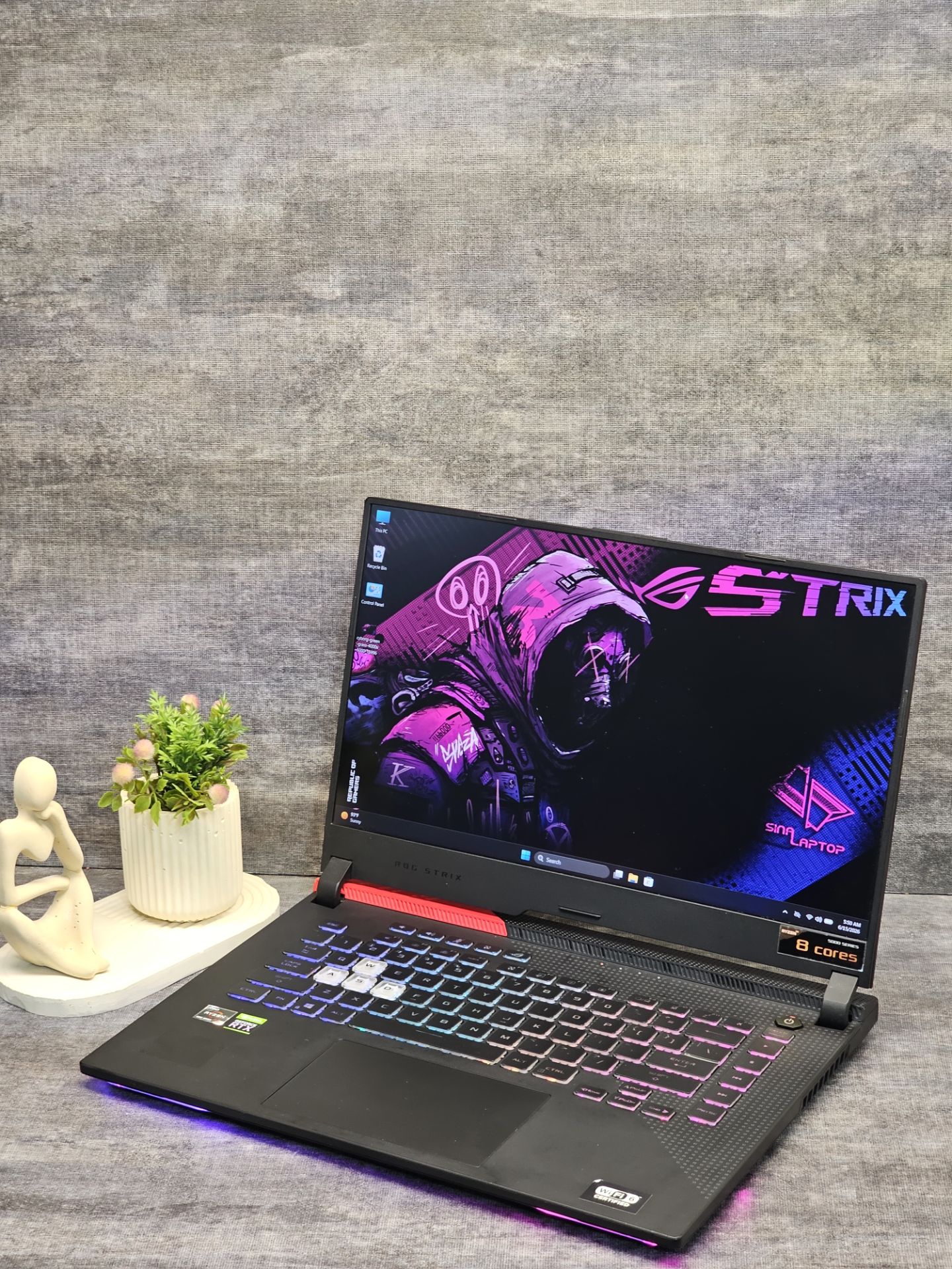 Asus ROG Strix G513QE