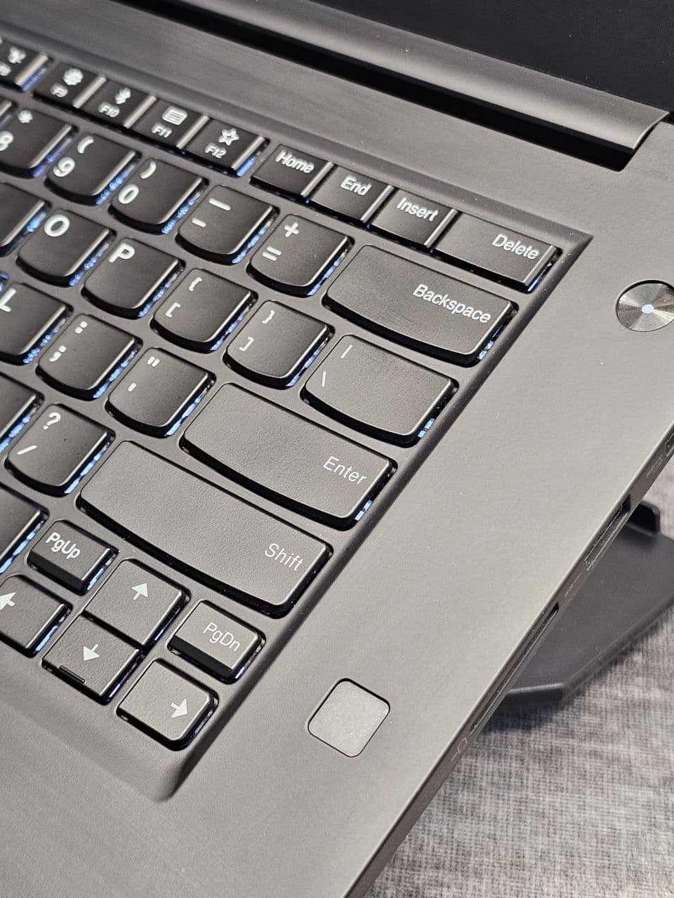 Lenovo ThinkPad P1 i7-9850H | رم 16 | SSD 512 | گرافیک Quadro T1000 — تصویر ۳