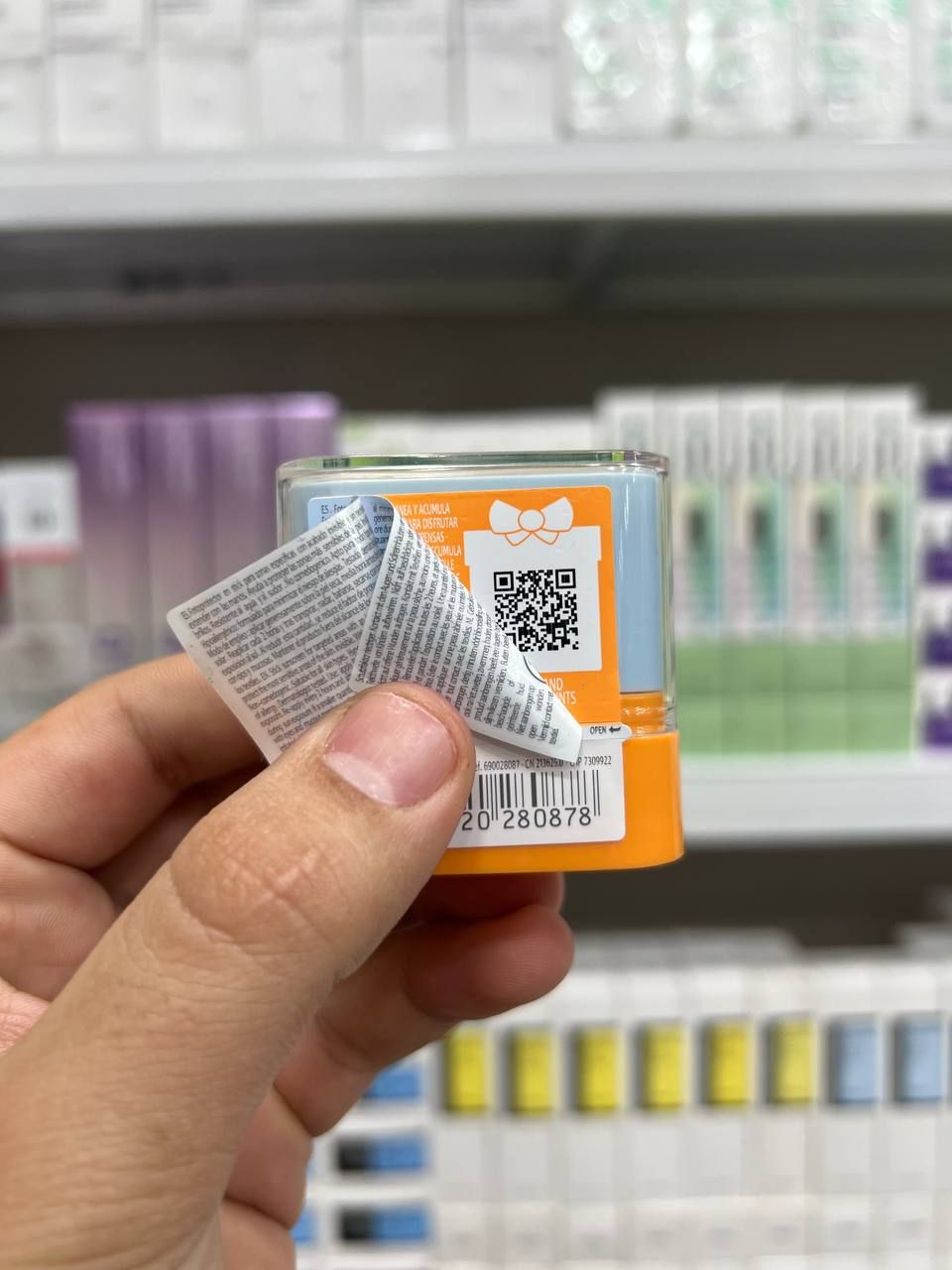 ضدآفتاب استیکی ایزیدن اصلی قیمت مناسب — تصویر ۳