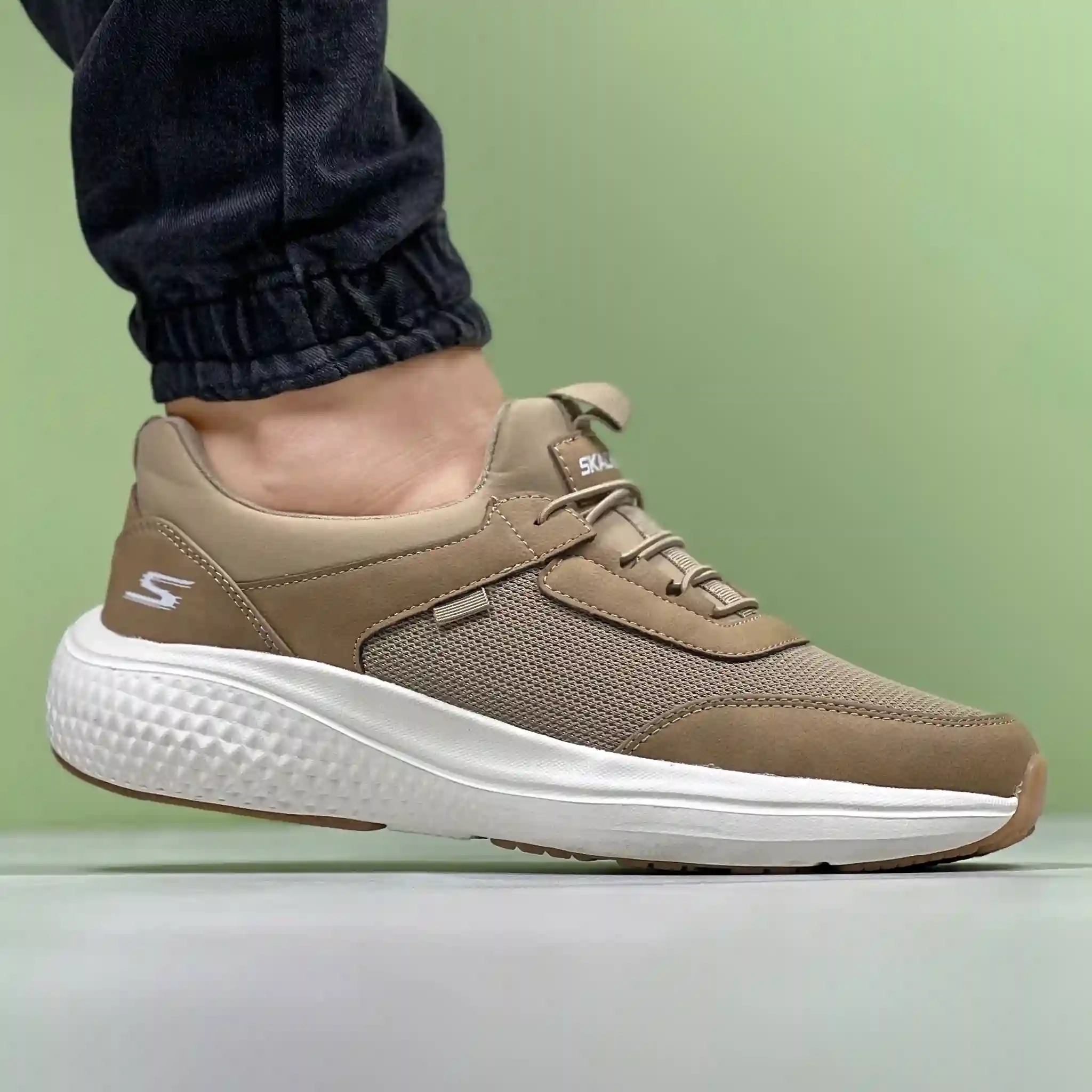 کتونی طبی اسکیچرز skechers مردانه ۲۰۲۶ کد 1444