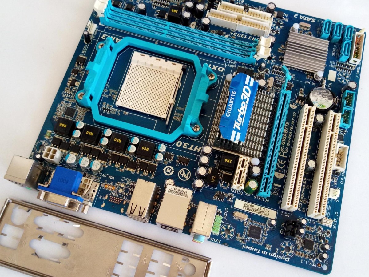 مادربورد Gigabyte MA78LMT S2 سوکت AM3 DDR3 به همراه فن اصلی AMD کارکرده — تصویر ۲