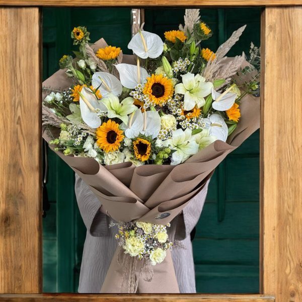 ارسال گل طبیعی برای پارک استوایی تهران