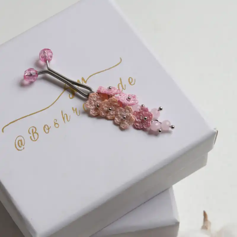 گیره روسری گل ریز کد 80261 — تصویر ۲