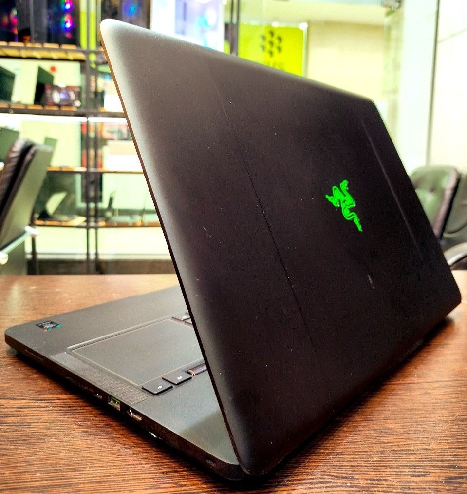 لپ تاپ استوک RAZER BLADE PRO CORE i7-6700HQ/32GB/512SSD M.2/GEFORCE GTX 1080 8GB UP 16GB — تصویر ۵