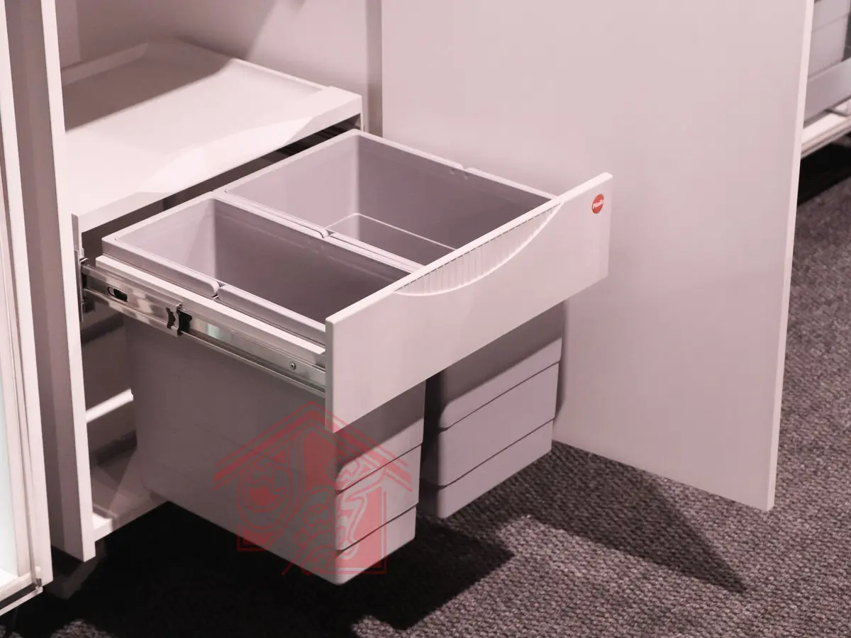 سطل زباله زیر کابینتی متصل به کف تاندم هایلو Q150 — تصویر ۳