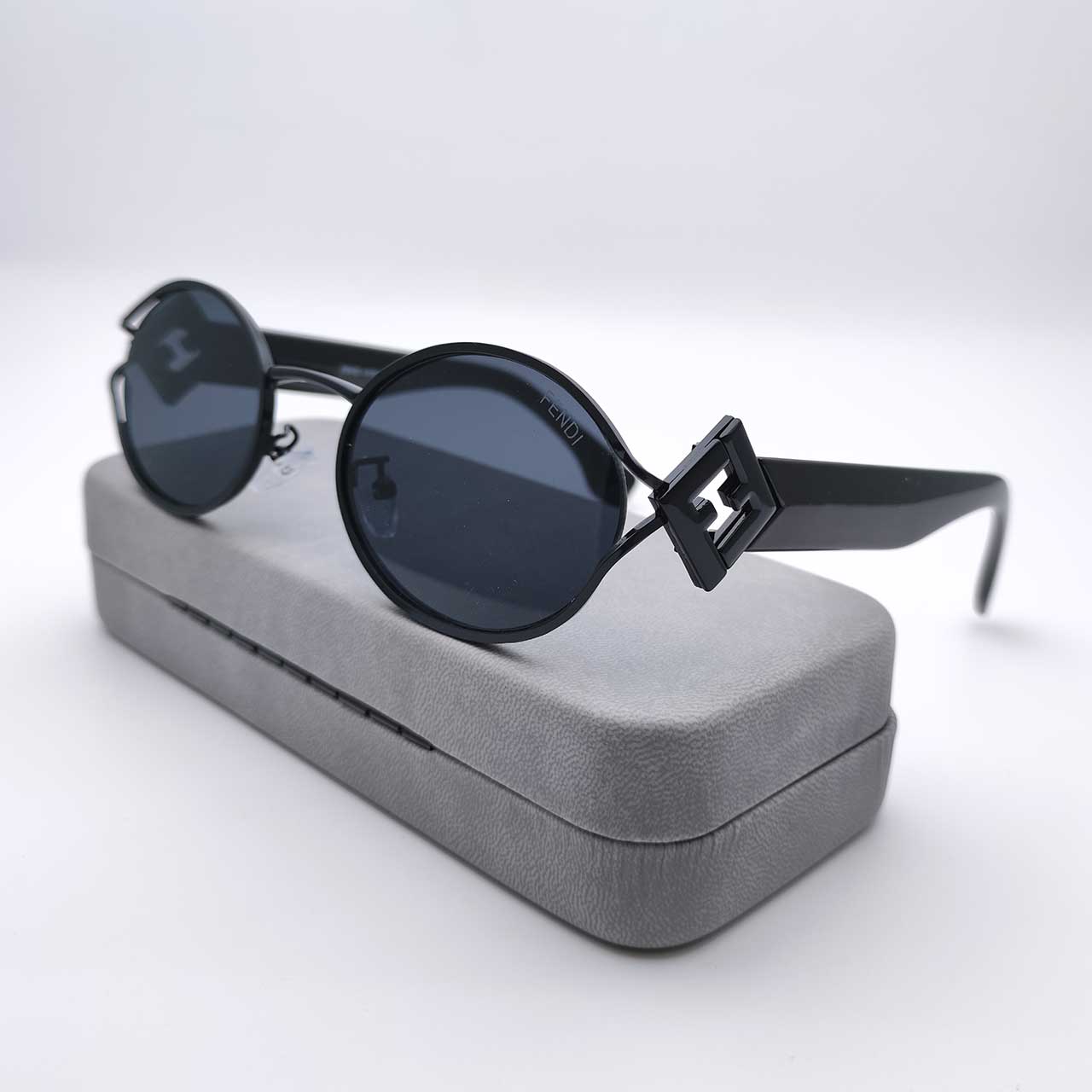 عینک آفتابی فندی کد Fendi 2640 — تصویر ۶