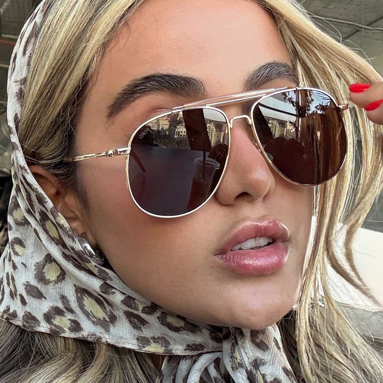 عینک آفتابی تام فورد کد Tom Ford 557 — تصویر ۳