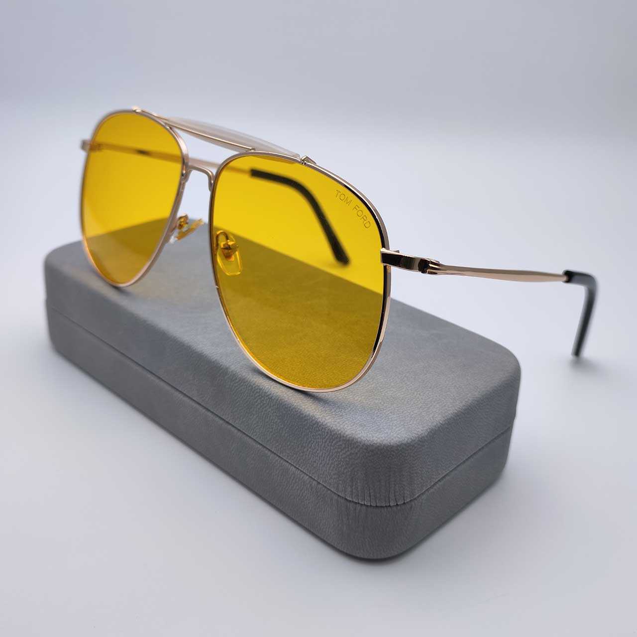 عینک آفتابی تام فورد کد Tom Ford 557 — تصویر ۵