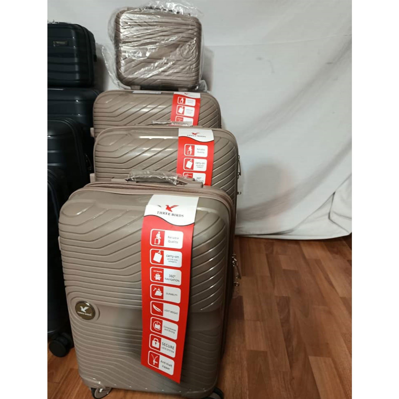 چمدان مسافرتی چهار تکه Three Birds مدل TB3490