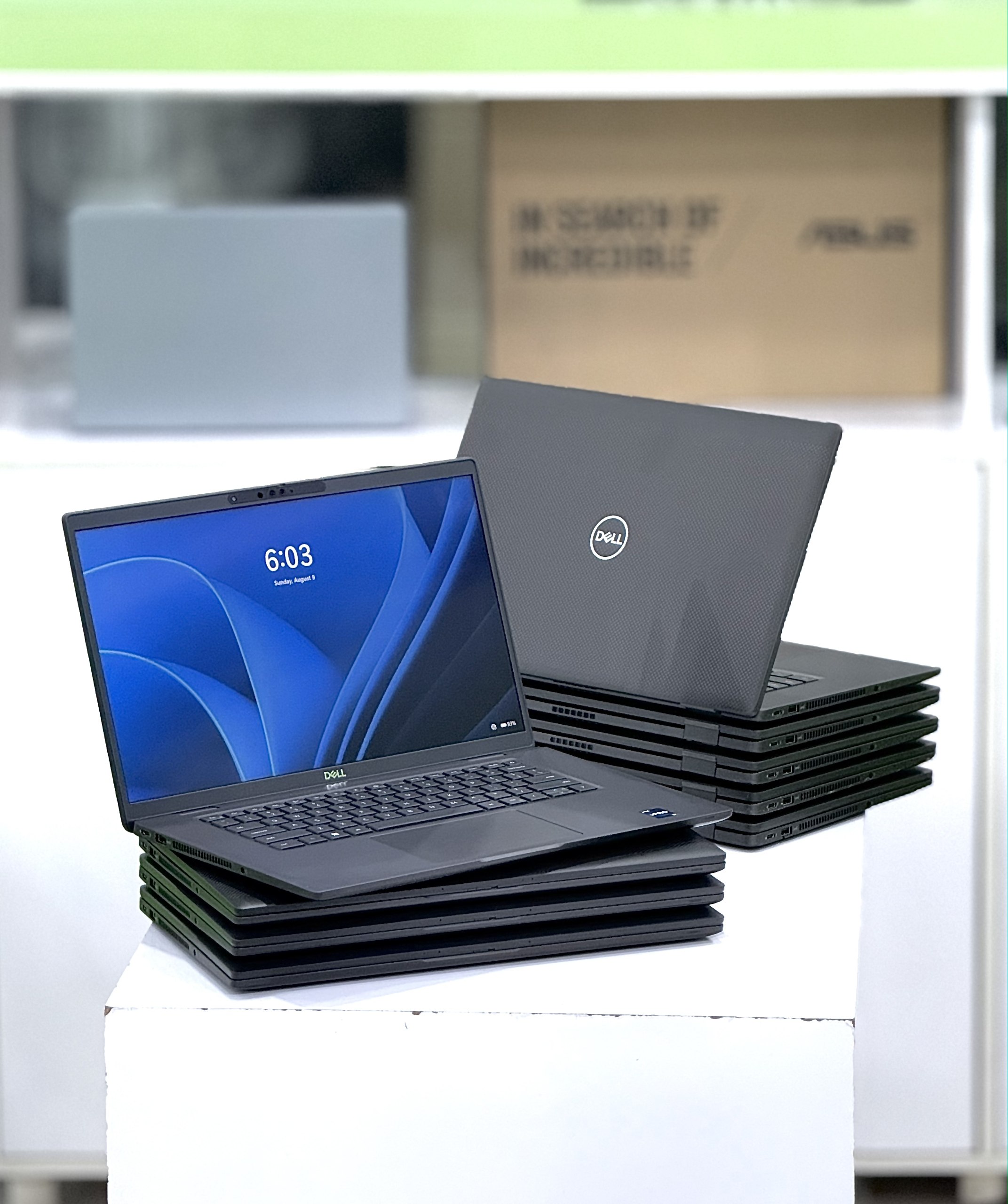 لپ تاپ Dell Latitude 7530 مدل Core i5-1245U رم 16GB حافظه 512GB SSD — تصویر ۴