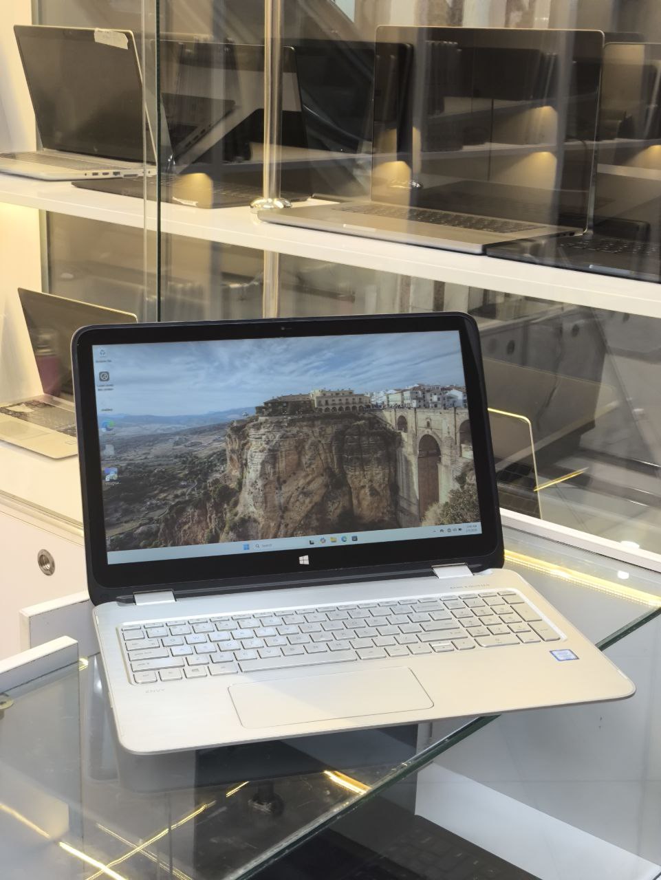 لپ تاپ HP Envy 15 i7 5500U | 12GB | 256GB SSD | Intel HD | 15.6 inch FHD X360 Touch