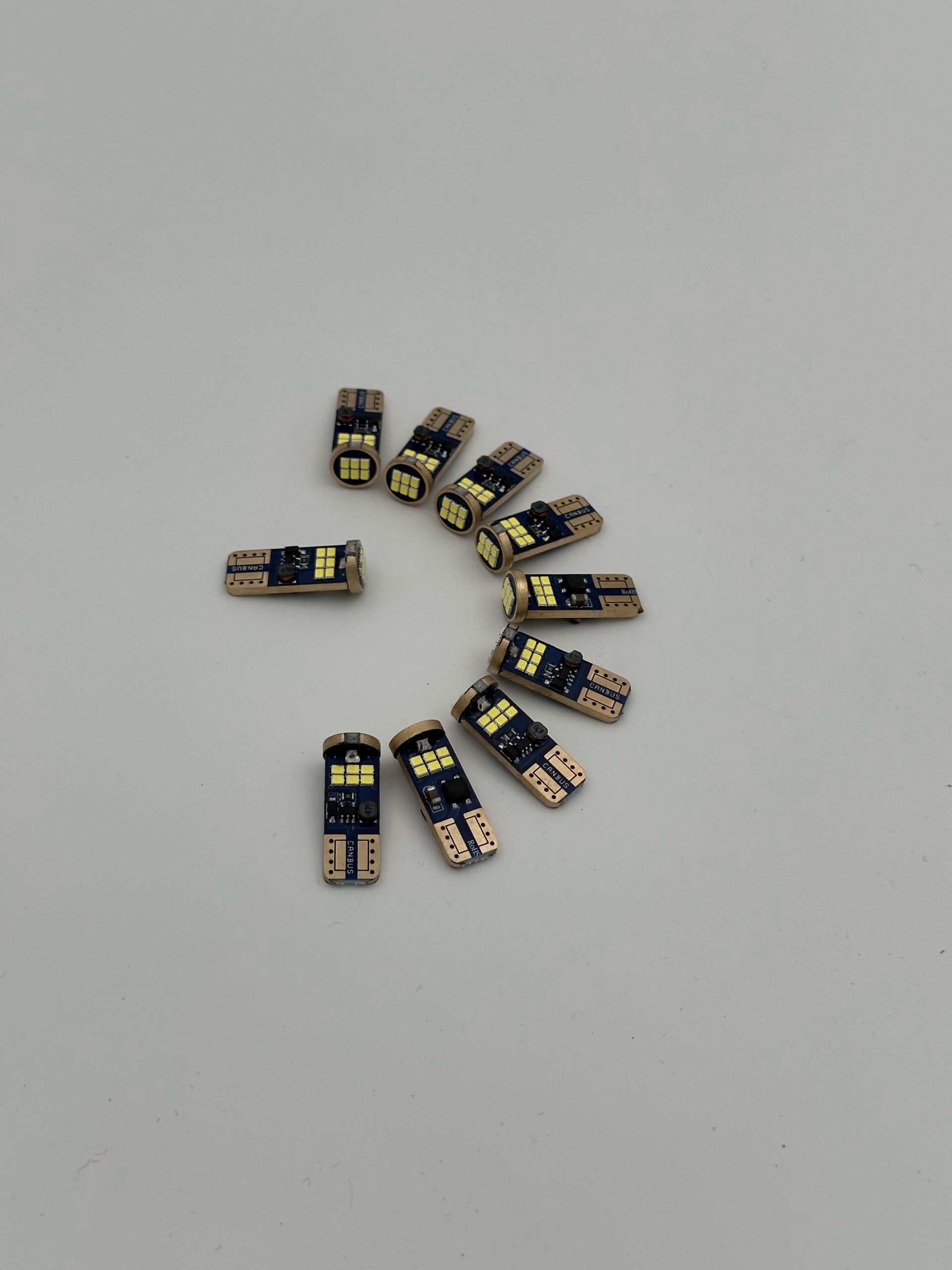 لامپ آریایی لیزری /مدل T10 - 18 SMD - CANBUS ( قیمت هر عدد )