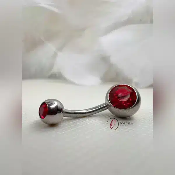 پیرسینگ ناف توپی قرمز