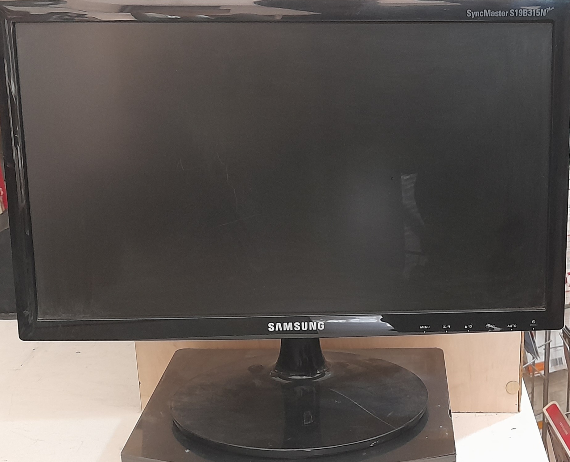 مانیتور 19 اینچ ال ای دی سامسونگ مدل S19H325Nplus کارکرده