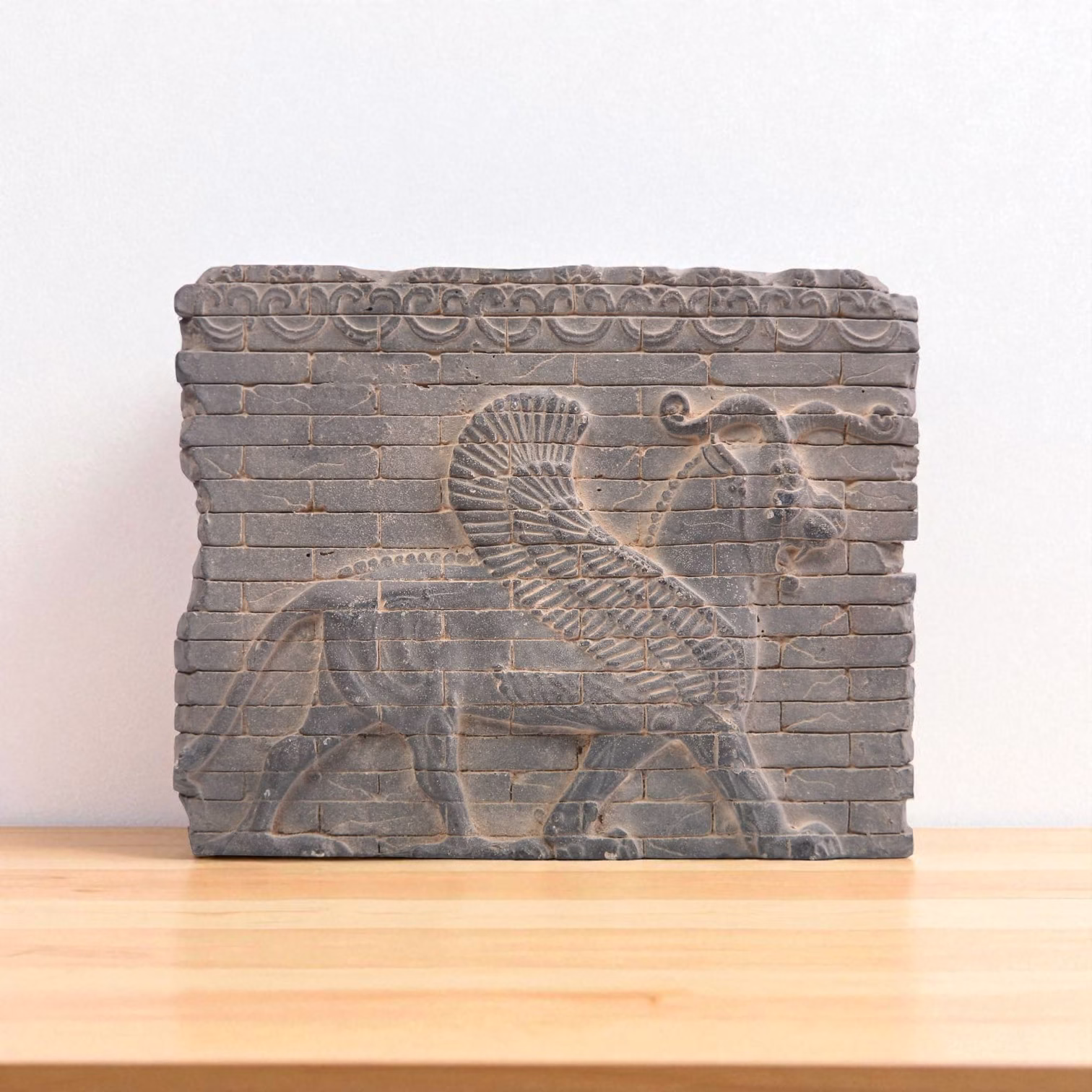 مجسمه کتیبه آجری شیر افسانه ای آویزدار کد MO2890 — تصویر ۶