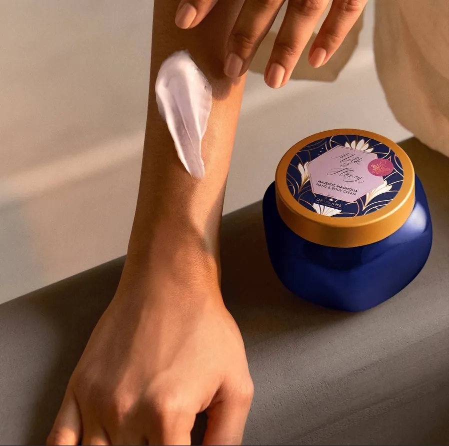 کرم دست و بدن شیر و عسل با رایحه مگنولیا اوریفلیم Milk & Honey Majestic Magnolia Hand & Body Cream — تصویر ۳