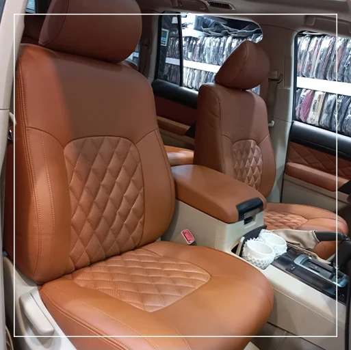 روکش صندلی تویوتا لندکروز Toyota مدل لمسه لوزی برند R-940) ECCCO)