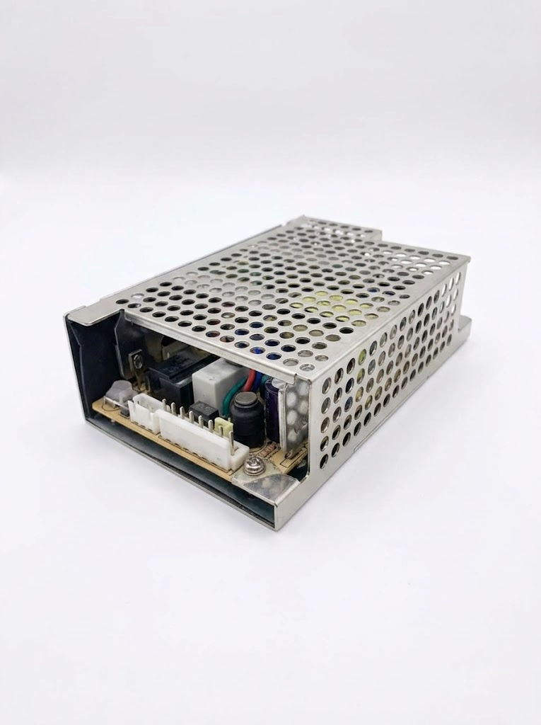 منبع تغذیه 13.8 ولت مینول | خرید مدل PSC-100A-C + ارسال رایگان — تصویر ۳