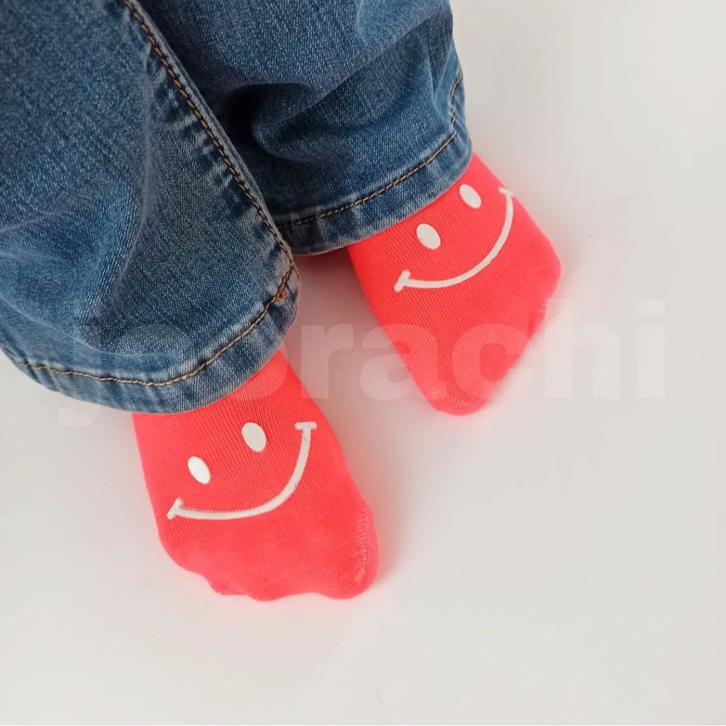 جوراب بچگانه کالج طرح لبخند — تصویر ۲