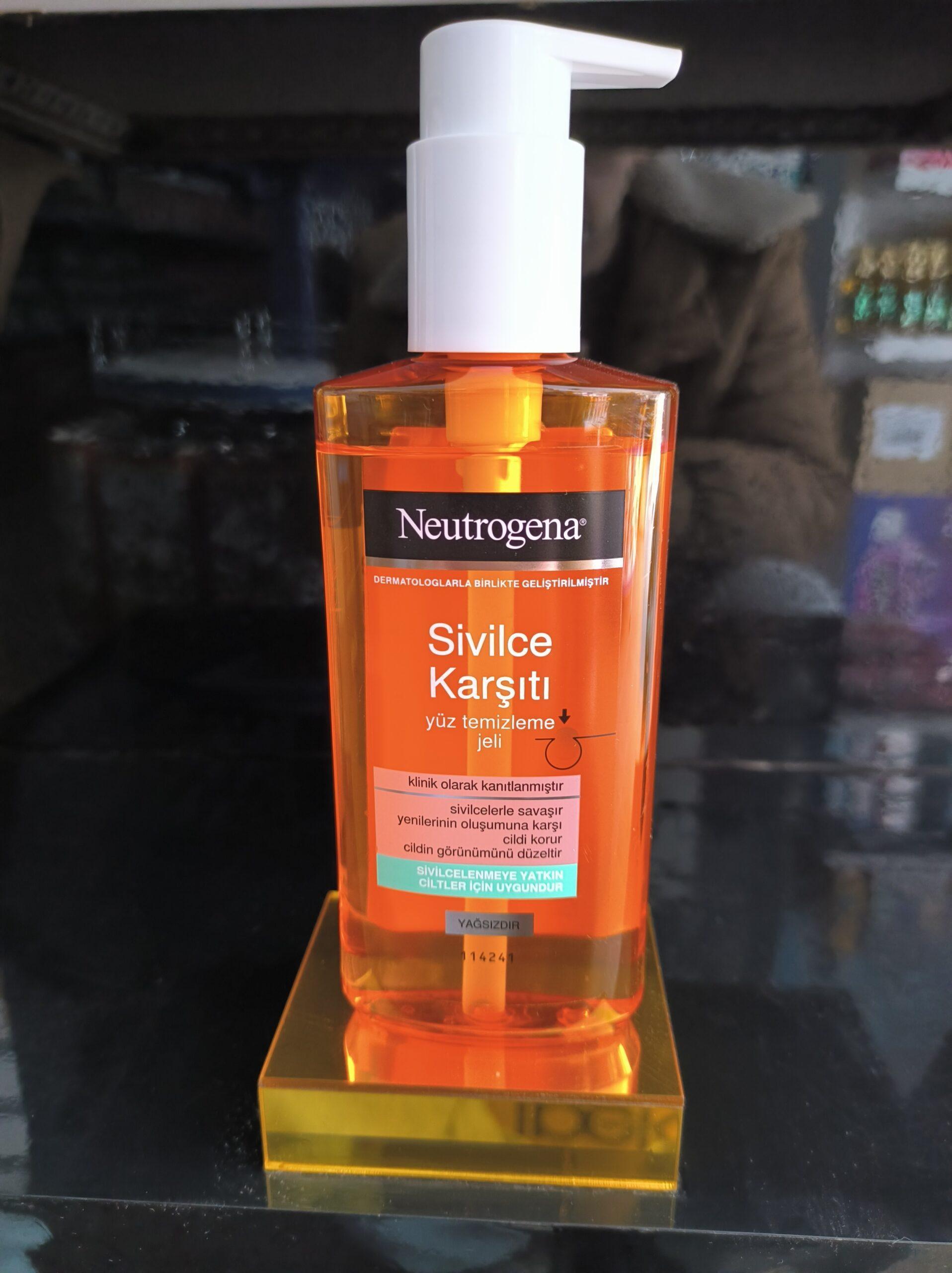 ژل شستشوی ضد جوش نوتروژینا Neutrogena فاقد چربی مدل Sivilce Karsiti حجم 200 میلی
