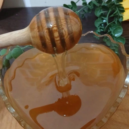 عسل طبیعی گشنیز 500 گرمی (زنبور از دست گشنیز تغذیه کرده) جدید مناسب دیابتی ها و هم غیر دیابتی