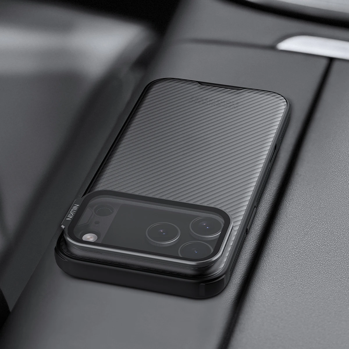 گارد دودی کمرا استند iPhone 17 Pro مارک نیلکین مدل CamShield Prop — تصویر ۵