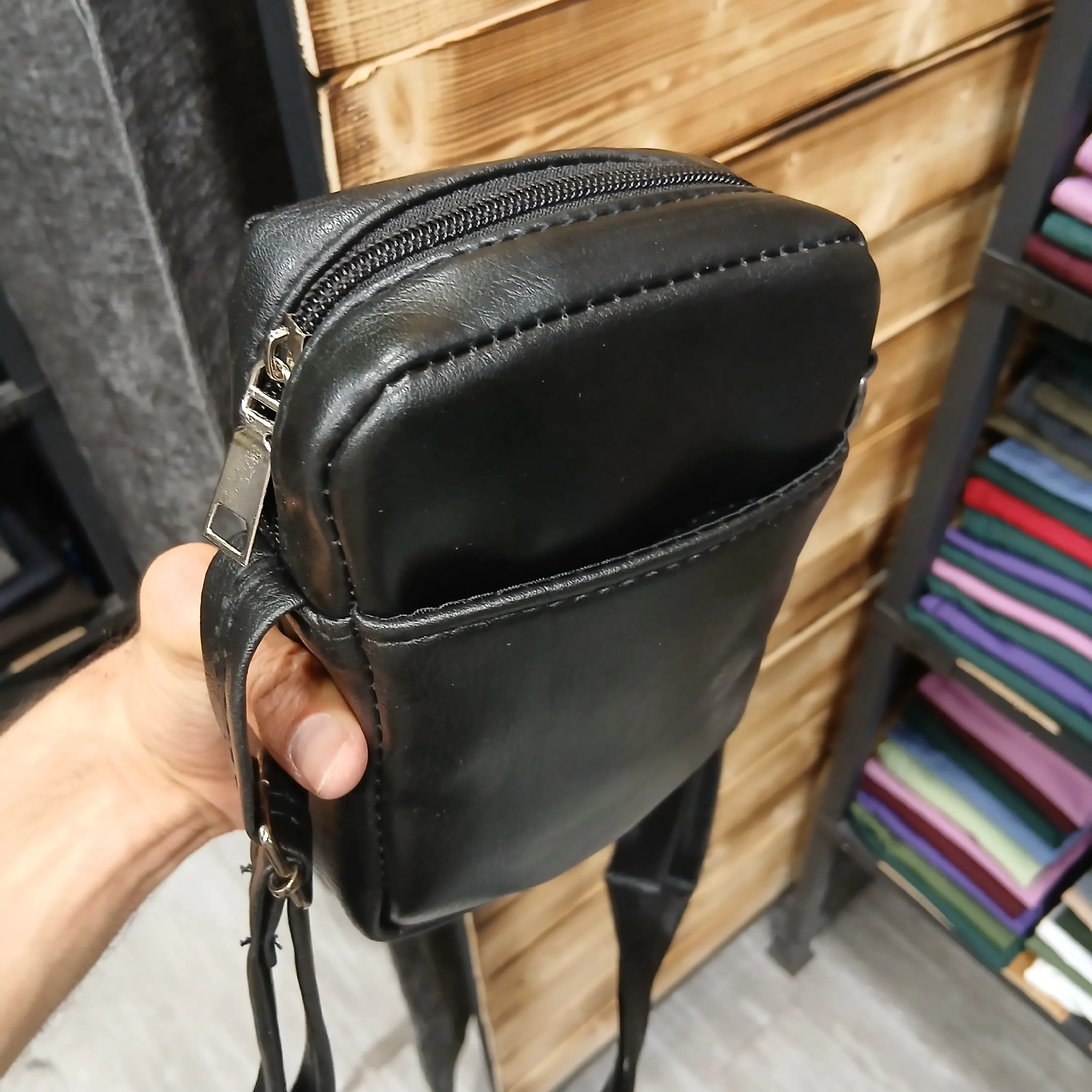 کیف دوشی کوچک مردانه چرمی چرم مصنوعی روزمره — تصویر ۳