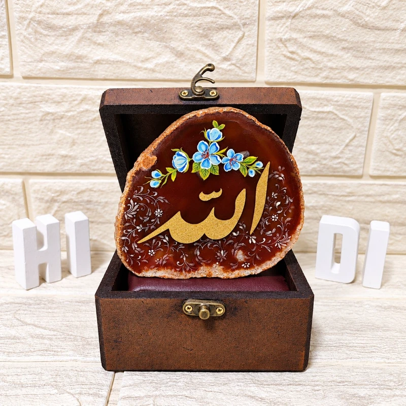 سنگ عقیق خوشنویسی با ورق طلا و خط نستعلیق | اثر هنری دستساز