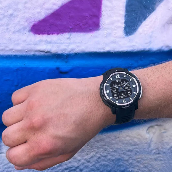 ساعت گارمین Instinct Crossover Black — تصویر ۳