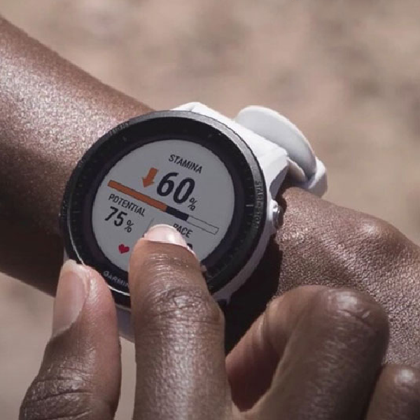 ساعت گارمین Forerunner 955 Solar Whitestone — تصویر ۵