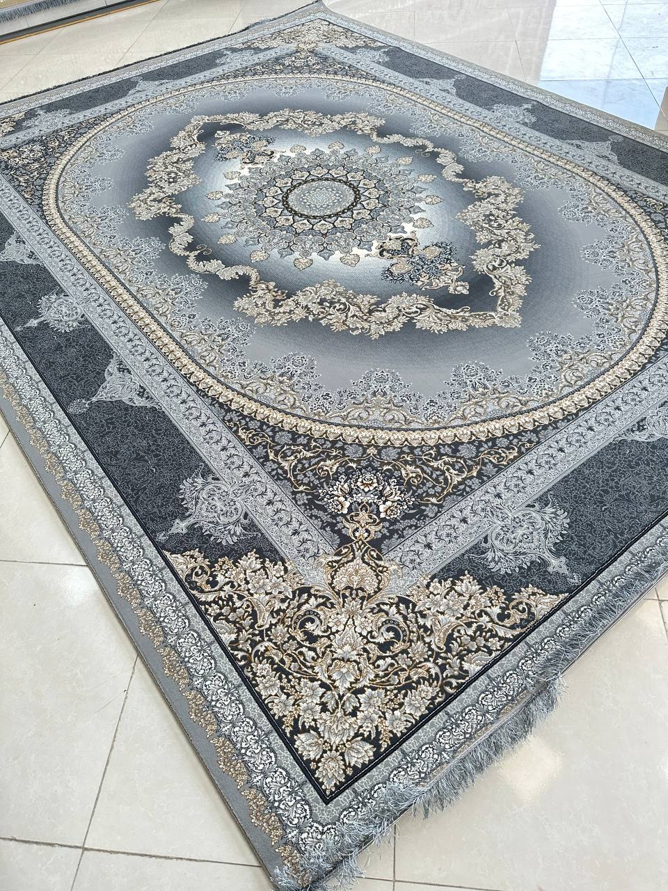 فرش عروس 700 شانه تراکم 2550 طرح کارن فیلی تمام اکریلیک — تصویر ۸