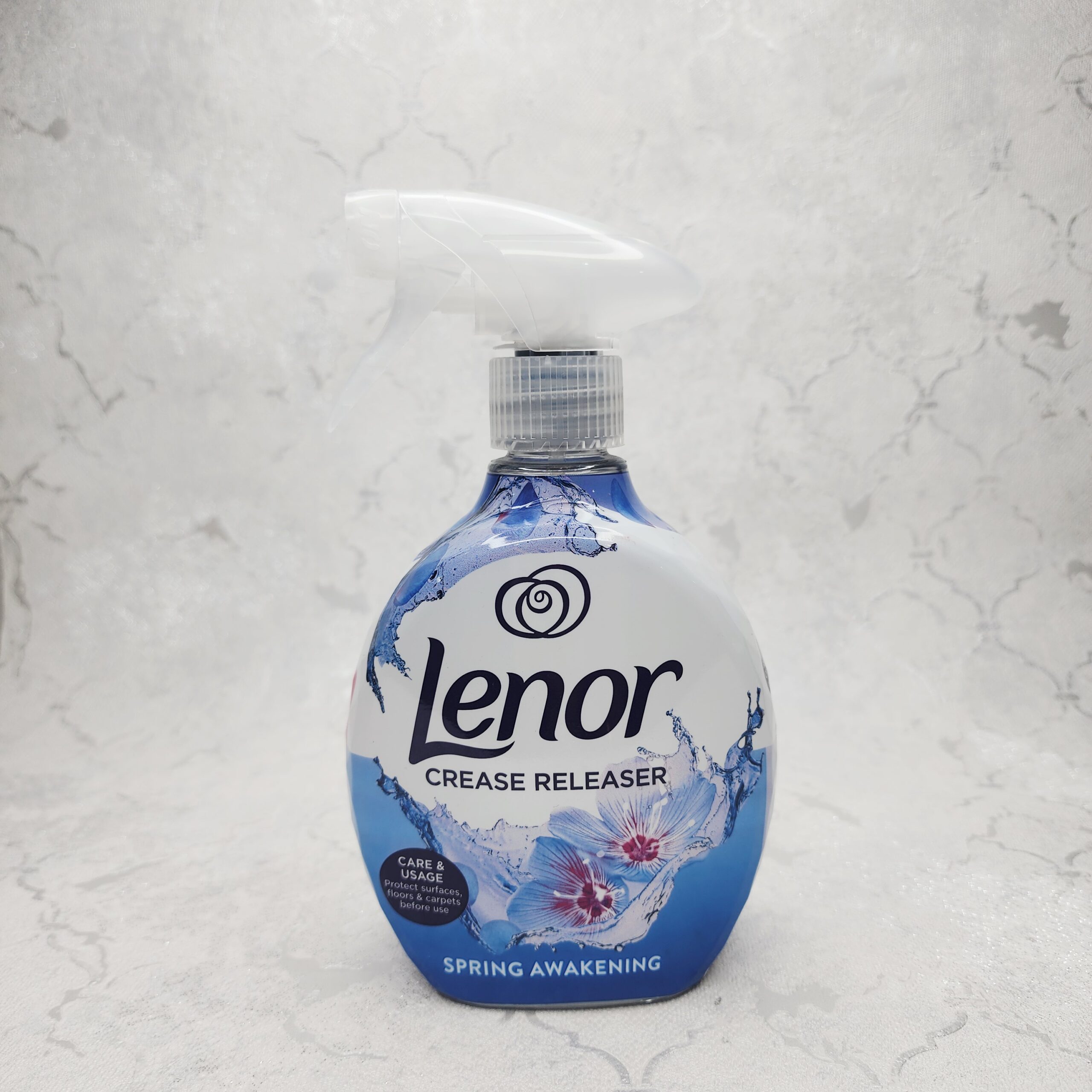 اسپری ضد چروک و خوشبو کننده لباس لنور lenor رایحه گل های بهاری حجم 500 میلی لیتر