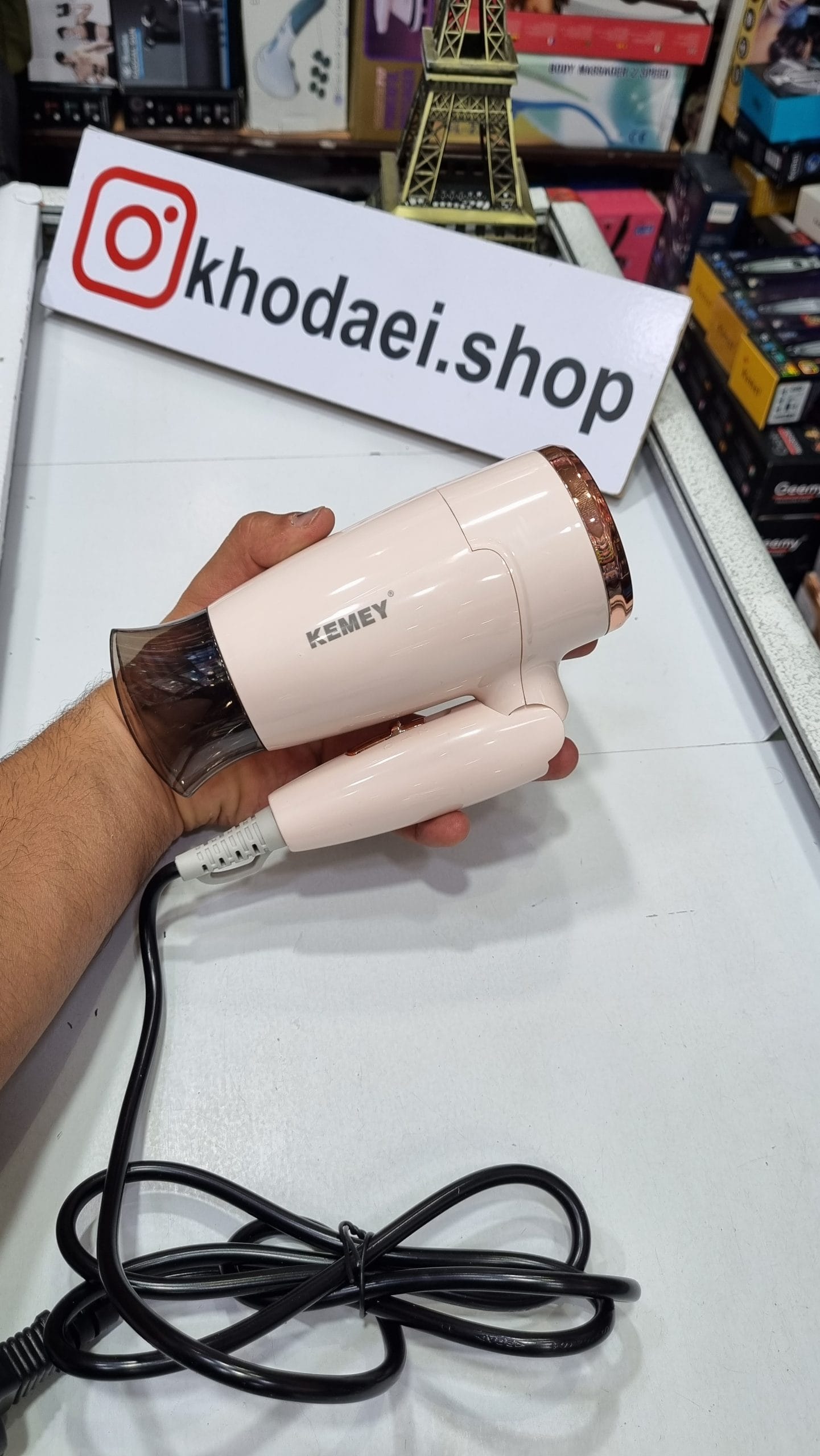سشوار مسافرتی کیمی مدل KM6837 با متمرکزکننده — تصویر ۲