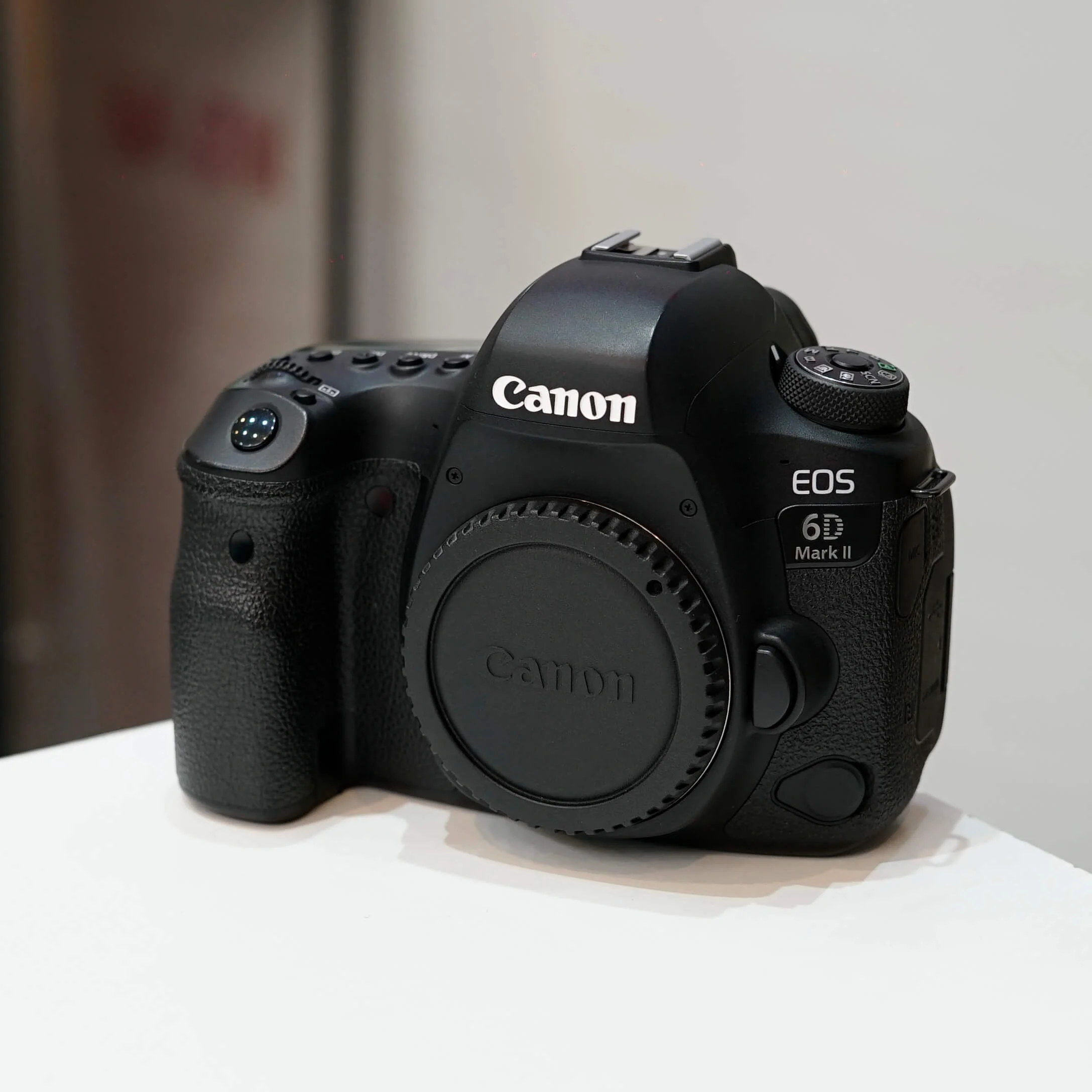 دوربین عکاسی کانن دست دوم مدل Canon 6D ii