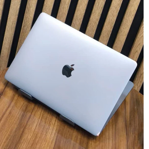 MacBook 2022 M2 /16/512 — تصویر ۲