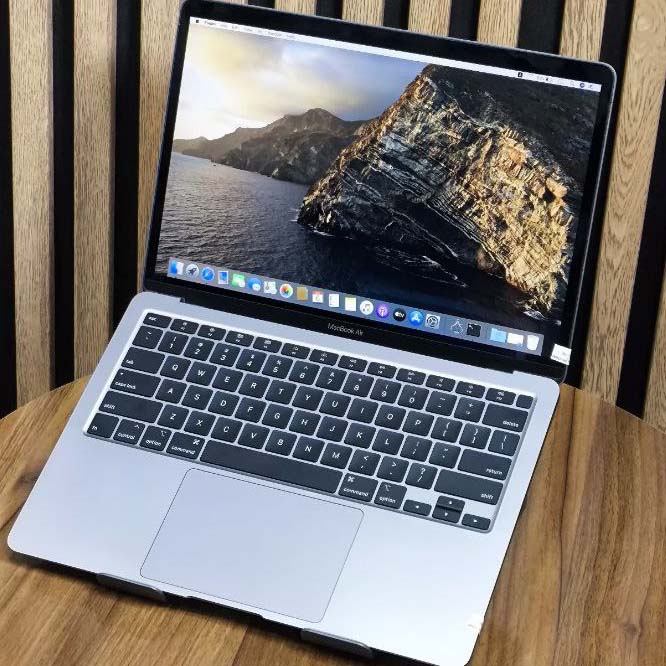 MacBook Air 2020 /i5 /8 /256