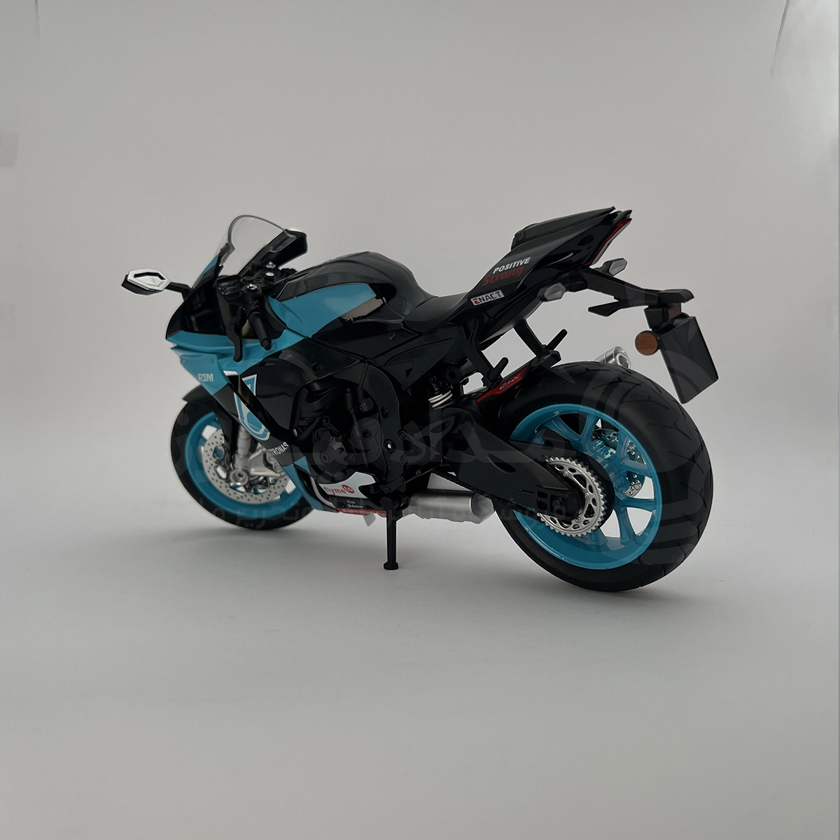 ماکت موتورسیکلت یاماها YZF R1M — تصویر ۷