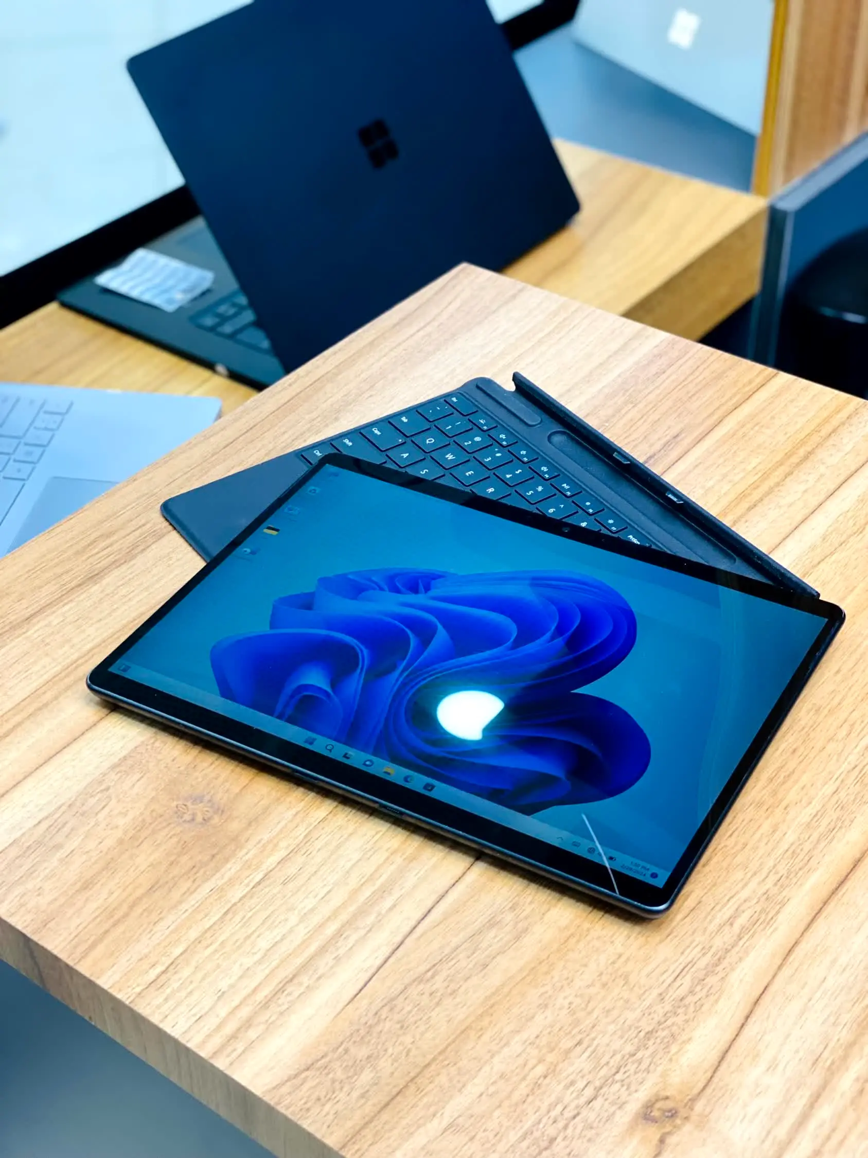 لپ تاپ Surface Pro9 سی پی یو i7 رم 16 هارد 256 همراه کیبورد — تصویر ۴