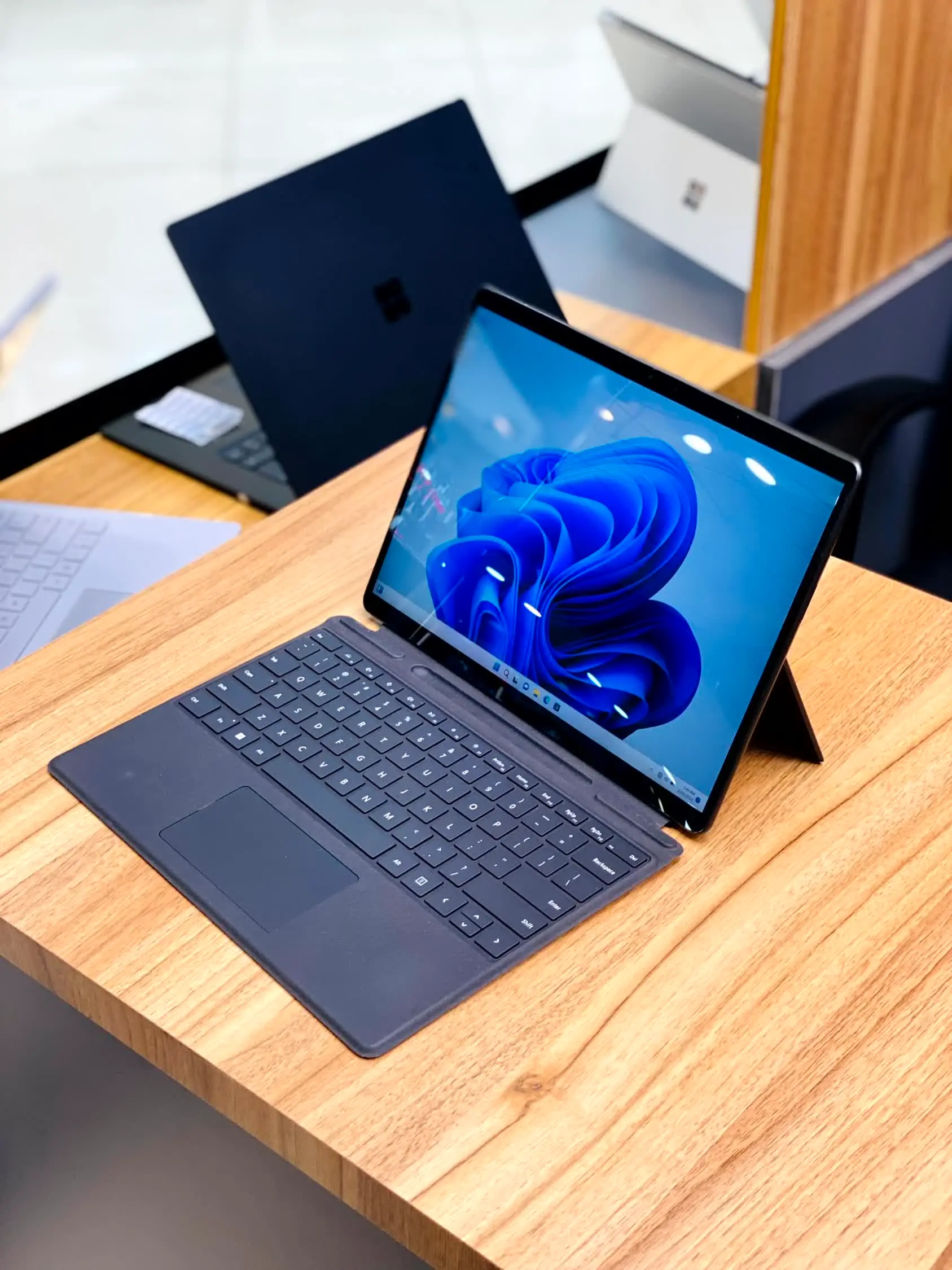 لپ تاپ Surface Pro9 سی پی یو i7 رم 16 هارد 256 همراه کیبورد — تصویر ۲
