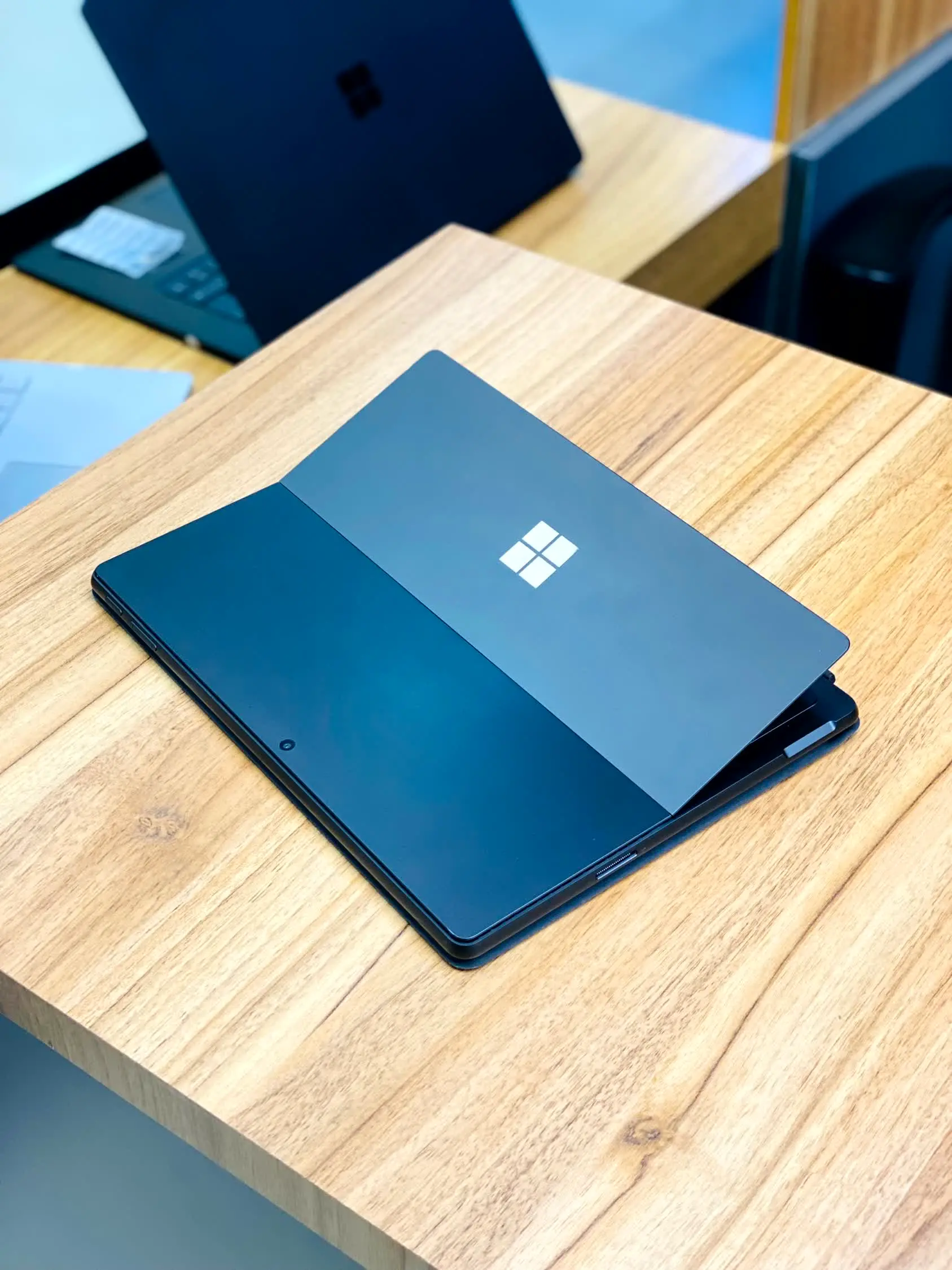 لپ تاپ Surface Pro9 سی پی یو i7 رم 16 هارد 256 همراه کیبورد — تصویر ۳