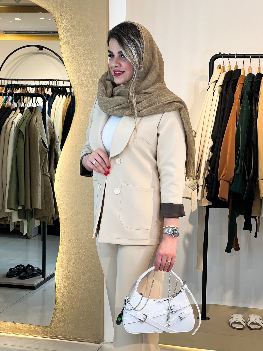 کت و شلوار مازراتی کرم 200101 — تصویر ۲