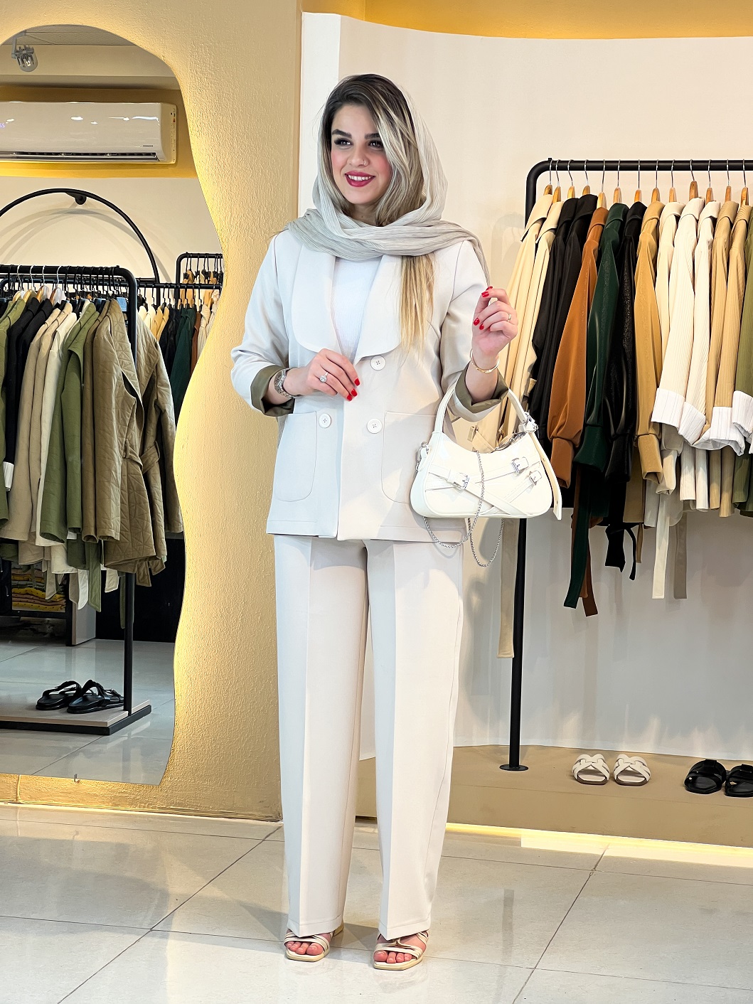 کت و شلوار مازراتی استخوانی 200101 — تصویر ۳